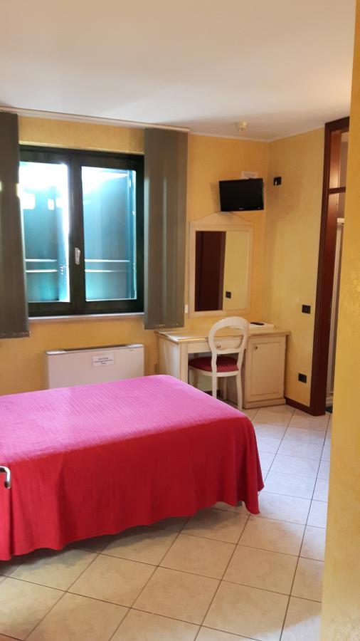 Hotel Armida Castenedolo Buitenkant foto