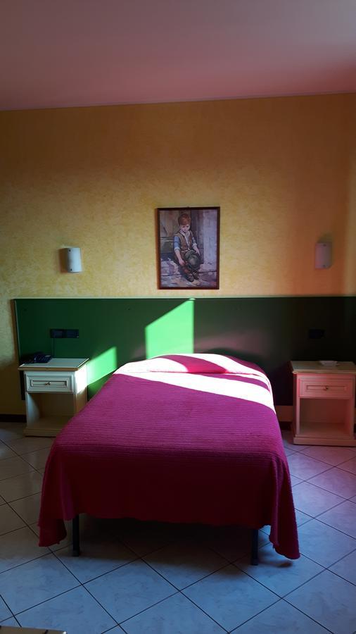 Hotel Armida Castenedolo Buitenkant foto