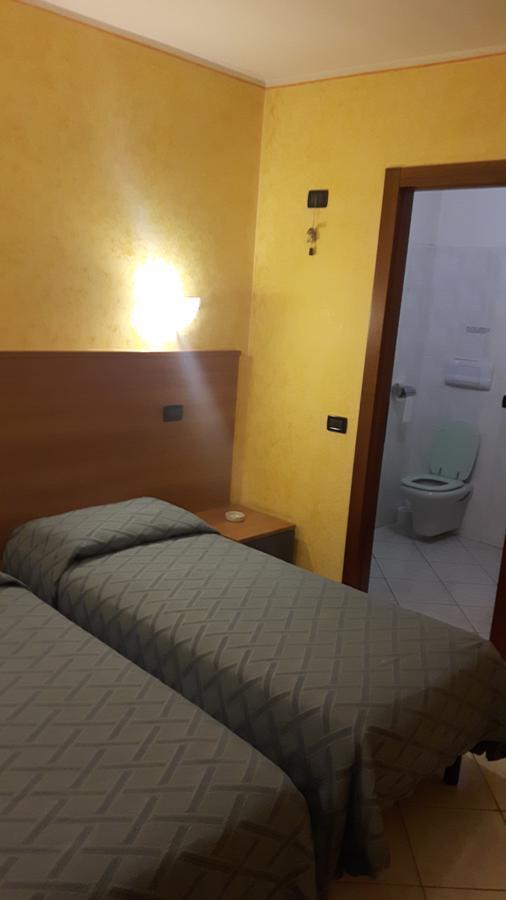 Hotel Armida Castenedolo Buitenkant foto